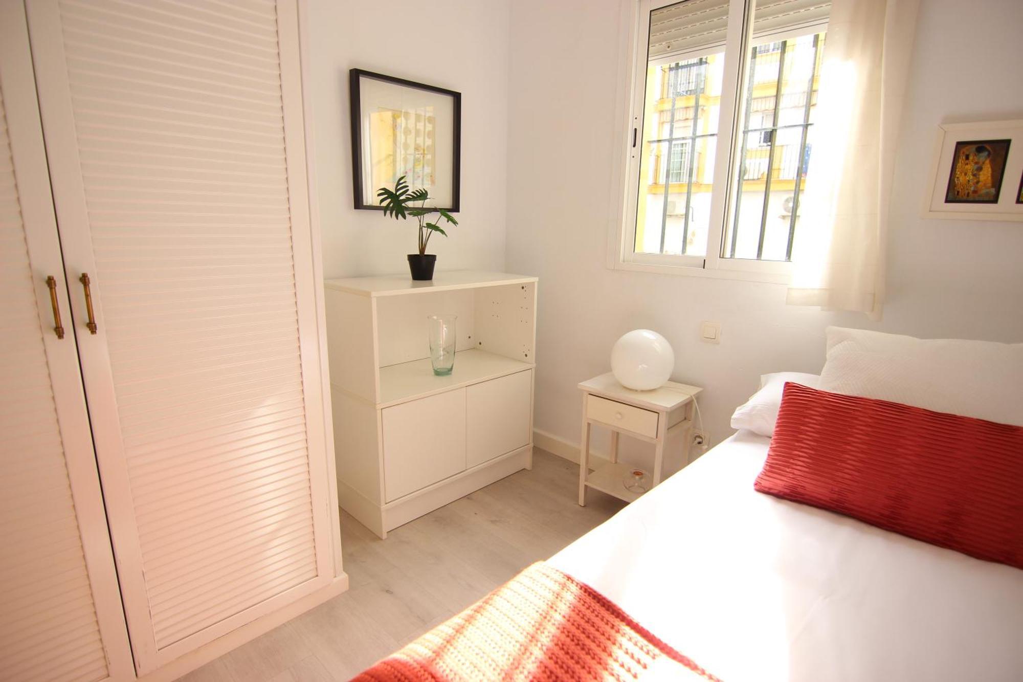 Rentalsevilla Espacioso Apartamento En La Alameda De Hercules Con Parking Exterior photo
